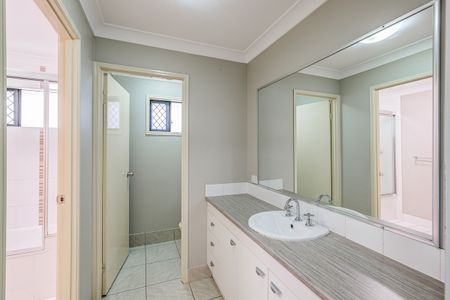 4 Bedroom Family Home! - Photo 5