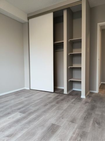 Baraster Place Apartments - Photo 3