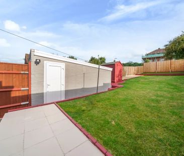 3 bed semi-detached house to rent in The Heights, Northolt, UB5 - Photo 6