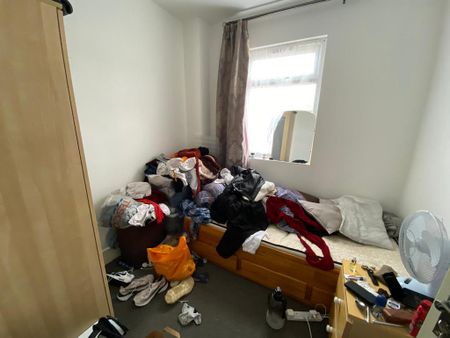 4 bedroom terraced house to rent - Photo 4