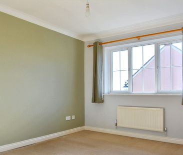 £1,675 PCM - Photo 2