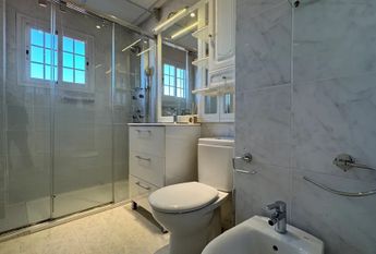 Calle de Tribaldos, Madrid, Community of Madrid 28043