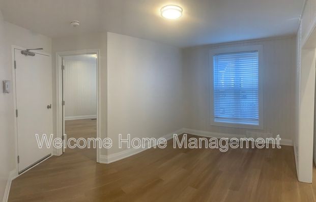 $1,695 / 1 br / 1 ba / All Inclusive Main Floor Unit for Rent in Hamilton! - Photo 1