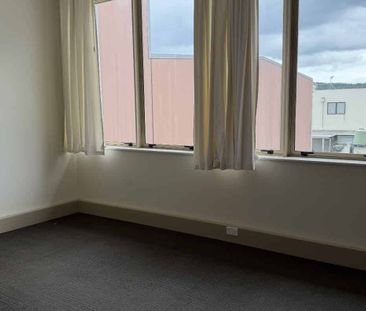 3-Bedroom Apartment in the Heart of Kumeu – Huapai, Auckland - Photo 3