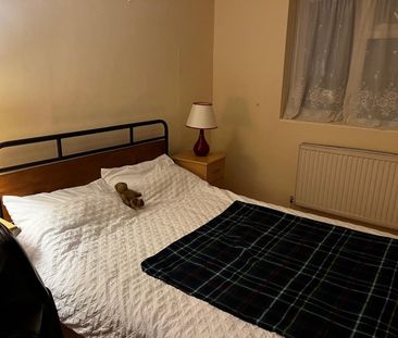 Room in a Shared Flat, Clowes House, SW4 - Photo 2