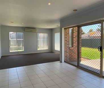 6 Condamine Avenue, Manor Lakes. - Photo 1