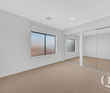 Modern Elegance in Aintree: Your Dream Home Awaits! - Photo 1