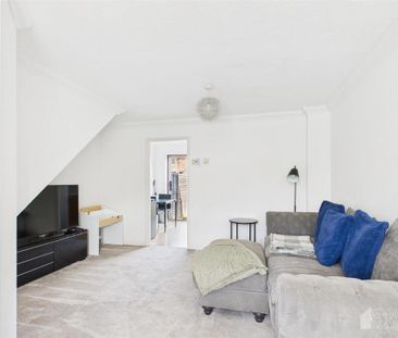 2 bedroom terraced house to rent - Photo 2