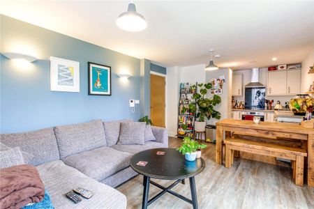 2 bedroom apartment to rent - Photo 2