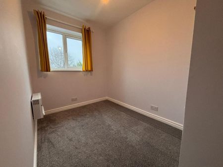 2 bedroom semi-detached house to rent - Photo 2