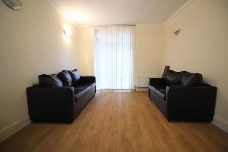Hatton Road, Feltham - Photo 3