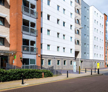 1 bedroom in a flat share to rent - Photo 5