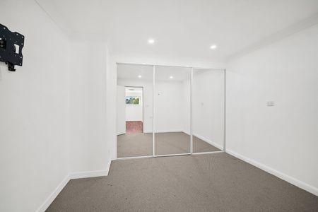 Relaxed Living on the Georges River - Photo 2