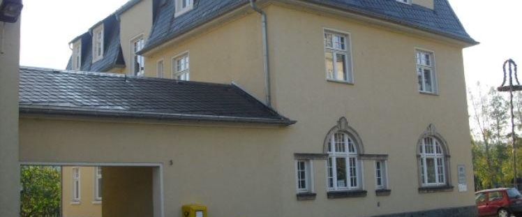 Helle Dachgeschosswohnung im Herzen von Erdmannsdorf - Foto 1