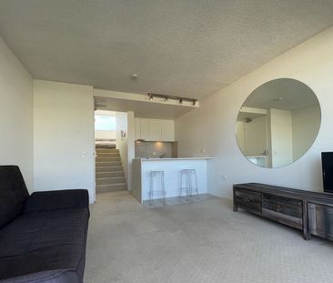 Renovated beachside apartment - Photo 6