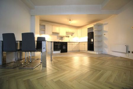 7 Oxford Road, Manchester, Lancs, M1 - Photo 2