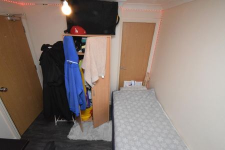 5 bedroom house to rent - Photo 2