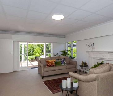 Charming 4-Bedroom Family Home in Waikanae - Photo 2