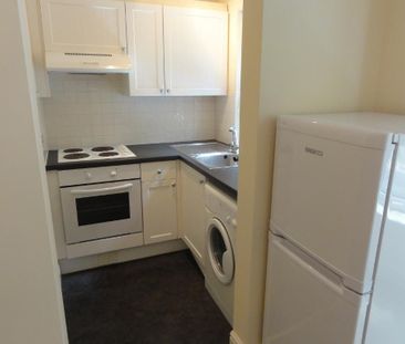 1 bedroom flat to rent - Photo 2