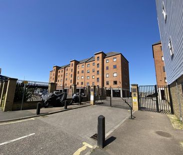 Russell Quay, West Street, Gravesend - Photo 3