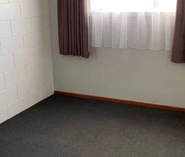 Two Bedroom Flat - Photo 3