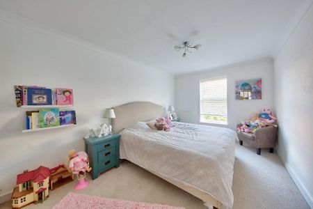 4 bedroom detached house to rent - Photo 5