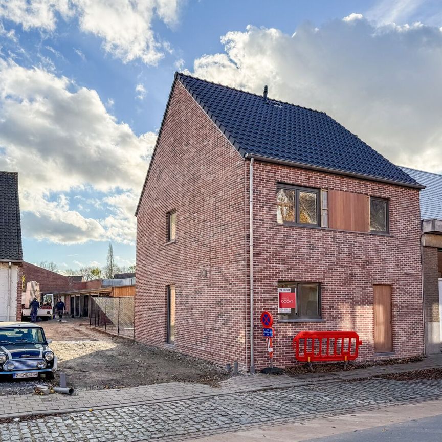 Nieuwbouwwoning in centrum Deerlijk - Foto 1