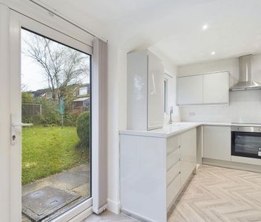 4 bedroom detached house to rent - Photo 4