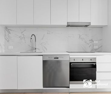 Inner City Lifestyle Convenience - Photo 5