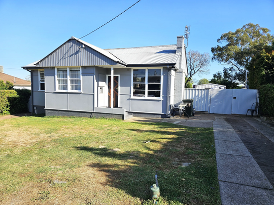 WEST TAMWORTH - 3 Bedroom Home - Photo 1