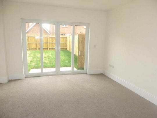 2 bedroom terraced house to rent - Photo 1