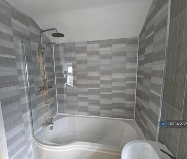 3 bedroom terraced house to rent - Photo 6