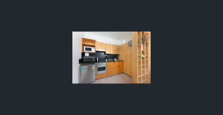 Modern Chippendale Studio in a Convenient City-Fringe Location - Photo 2