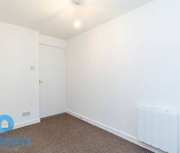 2 bed Flat for Rent - Photo 6
