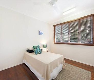 CHARMING 3 BEDROOM HOME IN MOUNT LOUISA! - Photo 5