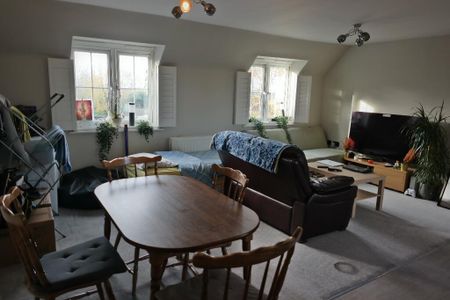 2 bedroom flat to rent - Photo 3