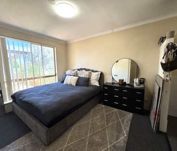 Easy care brick home - Photo 2