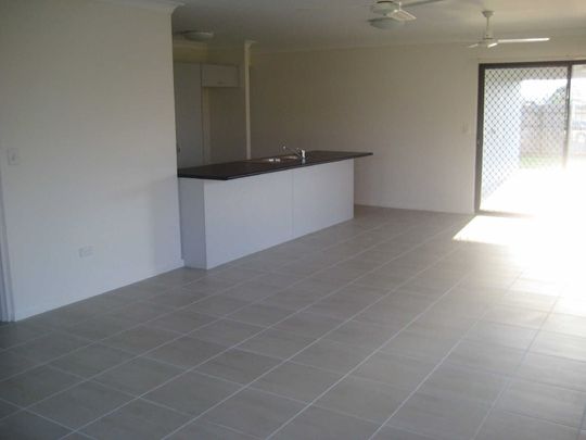 Spacious Family Home in Quiet Kelso Street - Photo 1