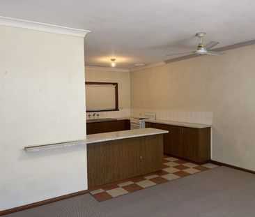 East Albury - 2 Bedroom Unit! - Photo 5