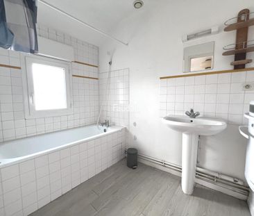 Location Appartement 2 pièces 40m² ST LO 50000 - Photo 2