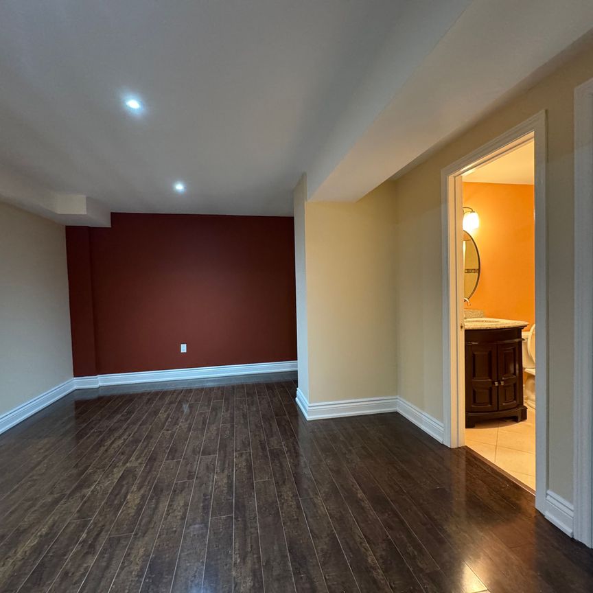 For Lease - 122A Clarendon Drive Unit# Bsmt, Richmond Hill, Ontario - Photo 1