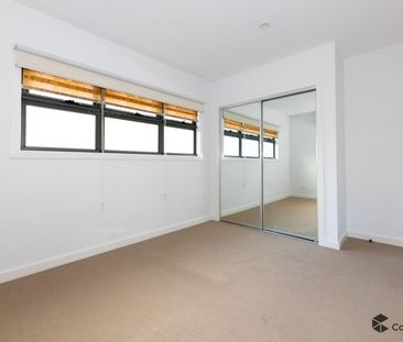 2/37 Deep Creek Rd , MITCHAM - Photo 2