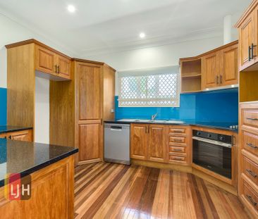 IMMACULATE FAMILY FRIENDLY HOME, IDEAL FOR ENTERTAINING ! - Photo 5