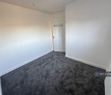 3 bedroom end of terrace house to rent - Photo 3