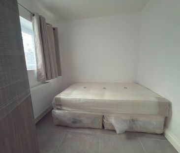 Studio Flat, St Marys Road, IG1 - Photo 6