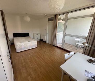 Room in a Shared House, Halyard House, E14 - Photo 2