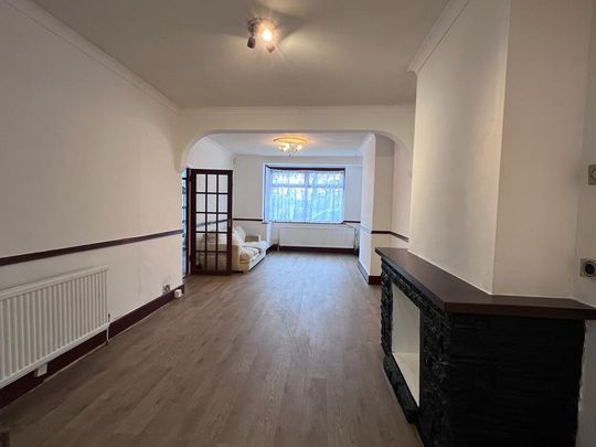 3 bedroom semi-detached house to rent - Photo 1