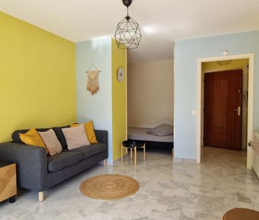 studio avec coin nuit et terrasse - Photo 4