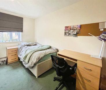 6 bedroom terraced house to rent - Photo 2