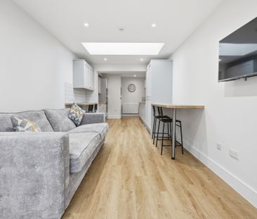 One-Bedroom House share - Photo 1